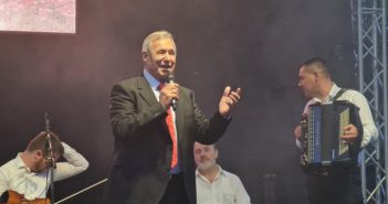 Чеда Марковић песмом разгалио Врањанце