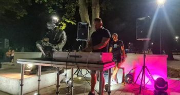 За сам крај прве вечери манифестације „Дани Врања“ наступ ди џеја DODEX