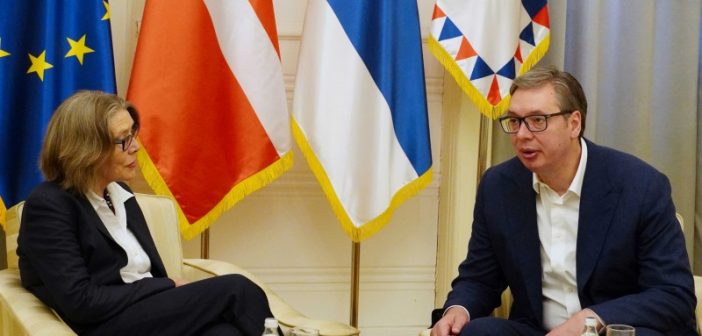 Председник Вучић разговарао са амбасадорком Данске о ситуацији у нашој земљи