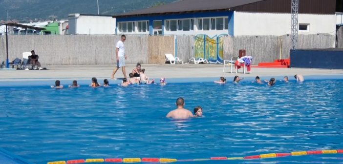 Вода на базенима исправна за купање-редовне контроле гарантују безбедност купача