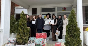 Хуманост на делу: ОШ ,,Предраг Девеџић“ уручила пакетиће најмлађим корисницима Сигурне куће