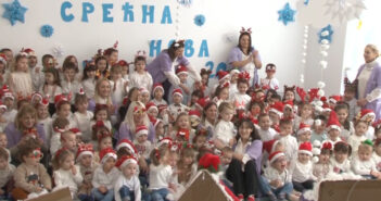 Песма, игра и дружење – новогодишња приредба у вртићу „Бајка“