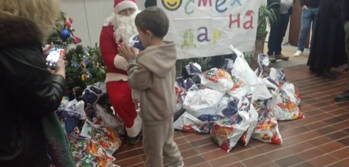 Подела пакетића у ШОСО „Вуле Антић“ у Врању