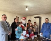 Већници обишли породице Арсић и Златковић – малишане обрадовали новогодишњим пакетићима