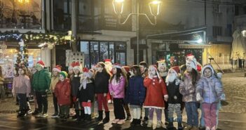 Богат културно – уметнички програм за најмлађе на манифестацији „Стаза врањског Деда Мраза“