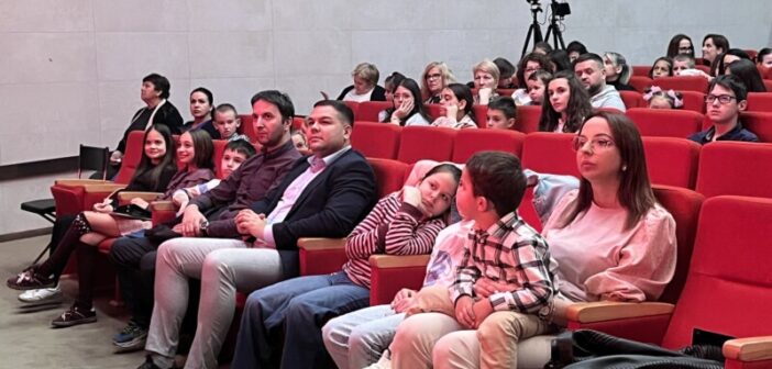 Свечано отварање Фестивала „Пајче“ – пред врањском публиком „Дечак који је продао осмех“