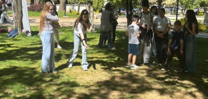 Деца, кликери и лепо време – дружење у Градском парку у оквиру Фестивала „Пајче“