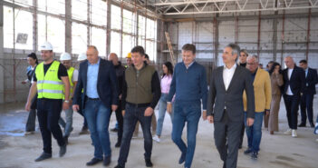 Министар Глишић са сарадницима обишао радове на реконструкцији ОШ ,,Доситеј Обрадовић“ у Врању