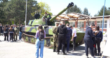 Дружење припадника 4. бригаде Копнене војске и ученика средњих школа