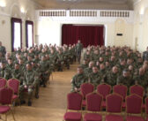 Професионалним војницима у Врању уручени уговори о раду на неодређено време