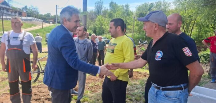 Градоначелник др Миленковић обишао мештане у Шамин долу у Ћуковцу