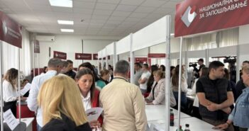 На Сајму запошљавања у Врању највећа потражња за шивачима, возачима и тапетарима
