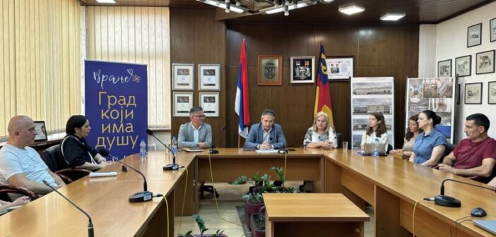 Градоначелник др Миленковић: Гашења ИТ одељења у врањској Гимназији неће бити