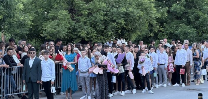 Свечано и емотивно матурско вече за ученике ОШ „Бранко Радичевић“