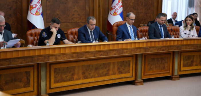 Мацут: Предузимамо све мере због ниског водостаја Дунава, ванредна ситуација у Сомбору, Кули и Врбасу