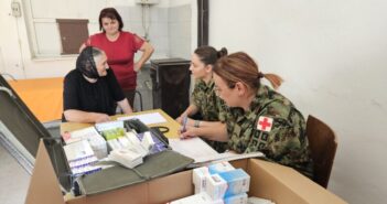 Помоћ војних лекара мештанима села Власе