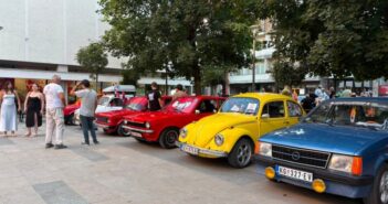 Изложба олдтајмера на Градском шеталишту привукла пажњу Врањанаца