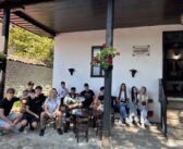 Млади и старији заједно шетали улицама Врања
