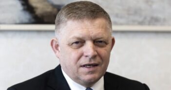 СНС: Захваљујемо премијеру Фицу на великој жељи да буде са нама