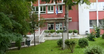 Витамини, топли напици и вакцинација кључни у борби против сезонског грипа